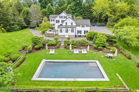 $4,350,000 | 331 Round Hill Road, Greenwich, CT 06831