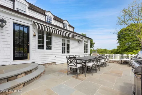 $4,350,000 | 331 Round Hill Road, Greenwich, CT 06831