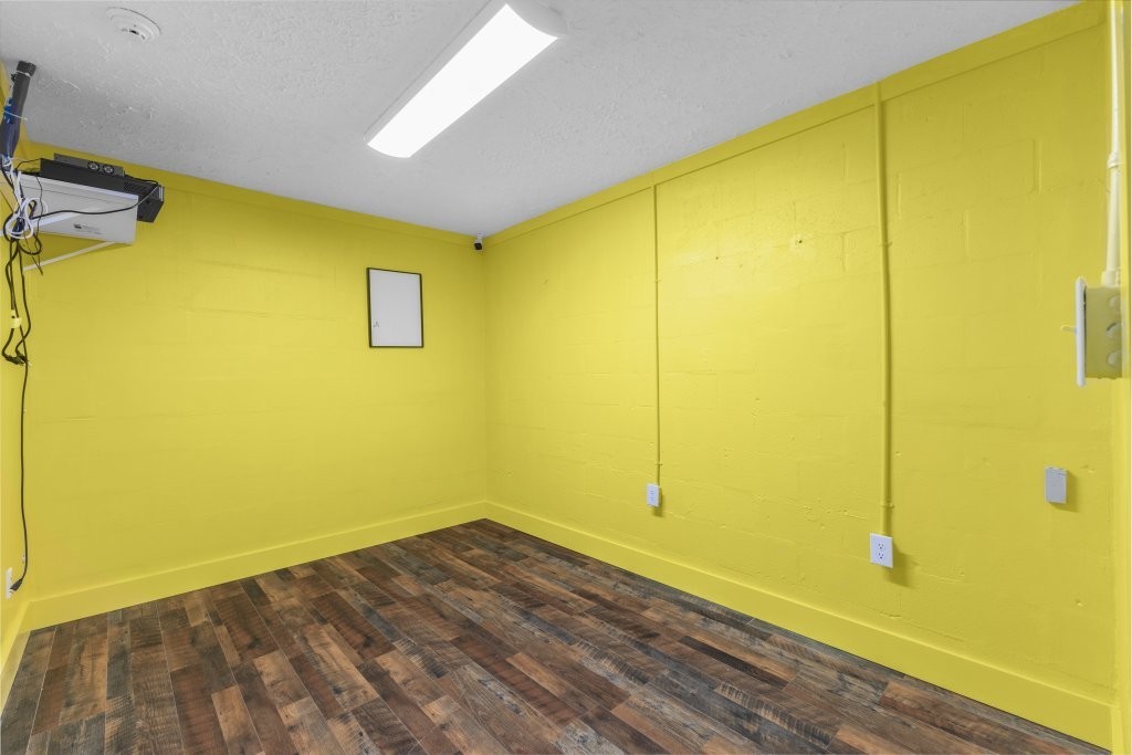 427 South Fair Street Morrison, TN 37357 - Photo 17 of 29 a view of empty room with wooden floor