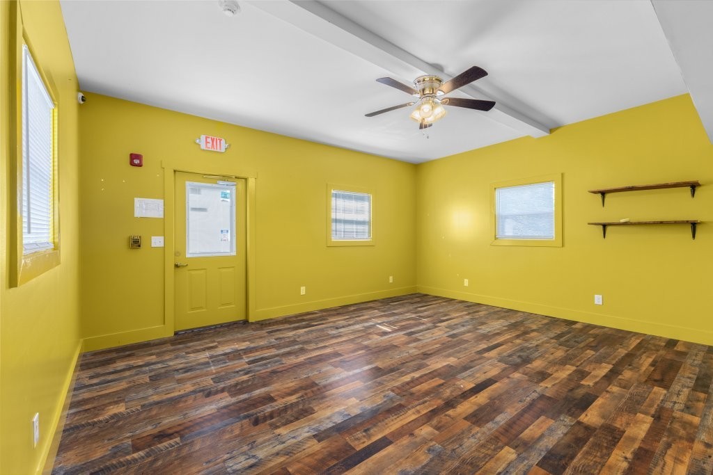 427 South Fair Street Morrison, TN 37357 - Photo 22 of 29 a view of a big room with windows