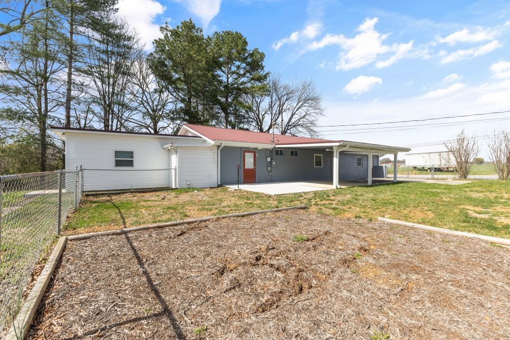 427 South Fair Street Morrison, TN 37357 - Photo 27 of 29 front view of a house with a yard