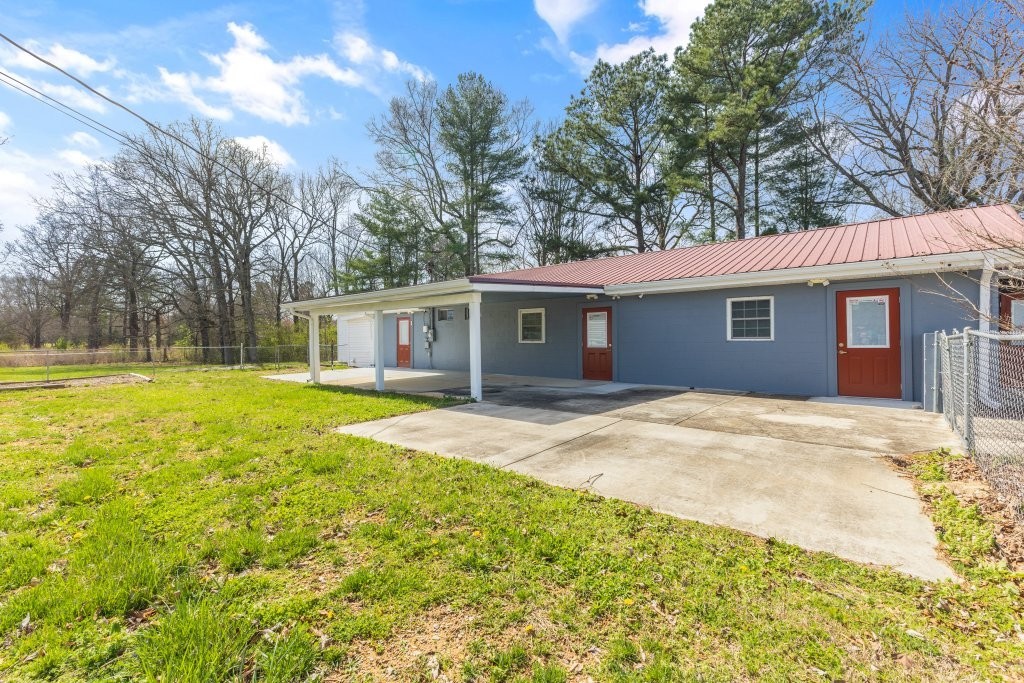 427 South Fair Street Morrison, TN 37357 - Photo 28 of 29 a front view of house with yard and green space
