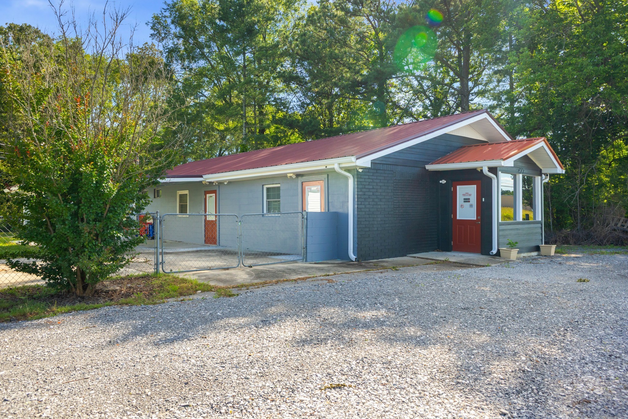 427 South Fair Street Morrison, TN 37357 - Photo 3 of 29 a view of a house with a yard and large tree