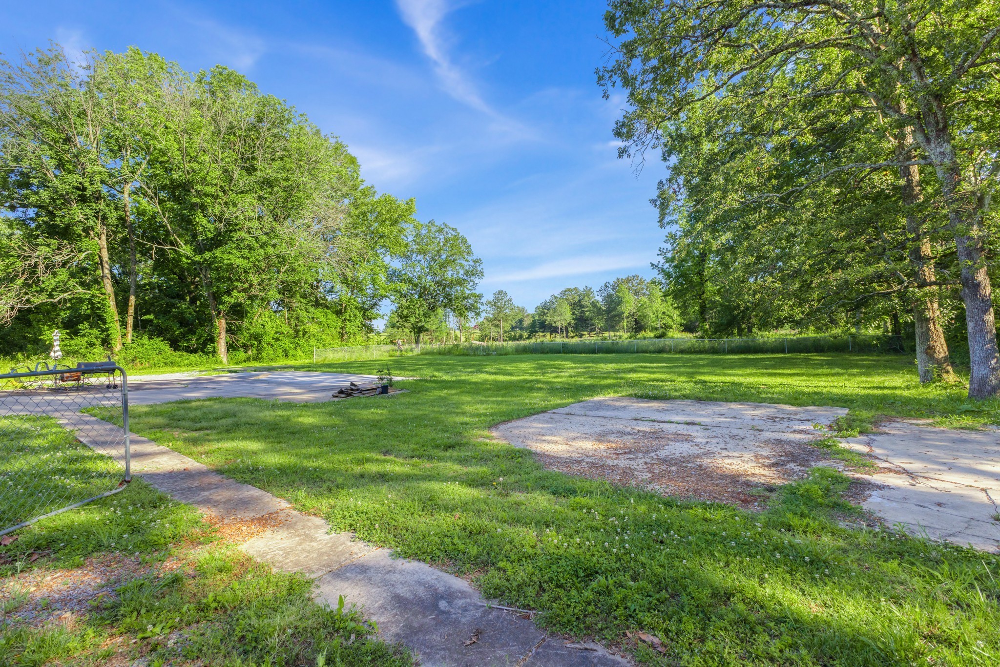 427 South Fair Street Morrison, TN 37357 - Photo 8 of 29 a view of a park