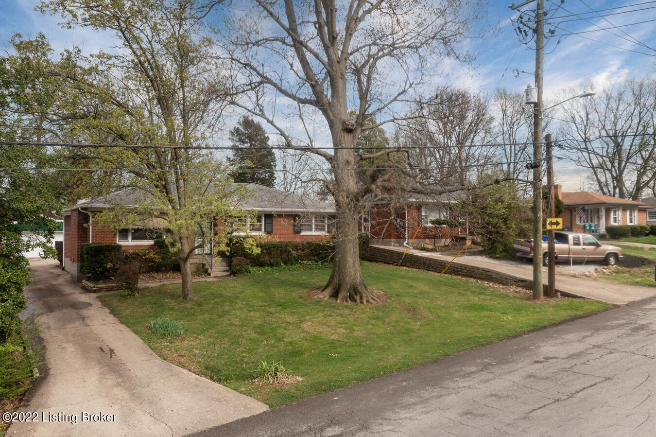 6905 Fernhaven Road Louisville, KY 40228 - Photo 3 of 56 1