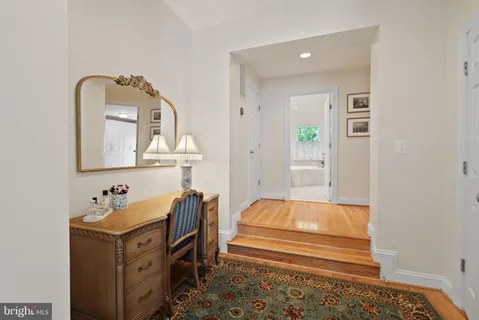$1,095,000 | 3549 Goddard Way, Alexandria, VA 22304