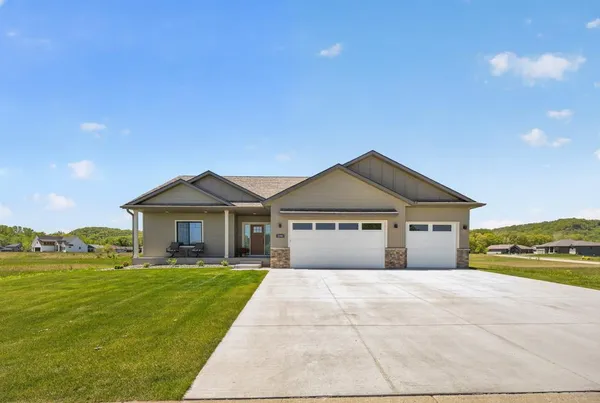 $499,900 | 1509 Wildwood Drive, Lake City, MN 55041