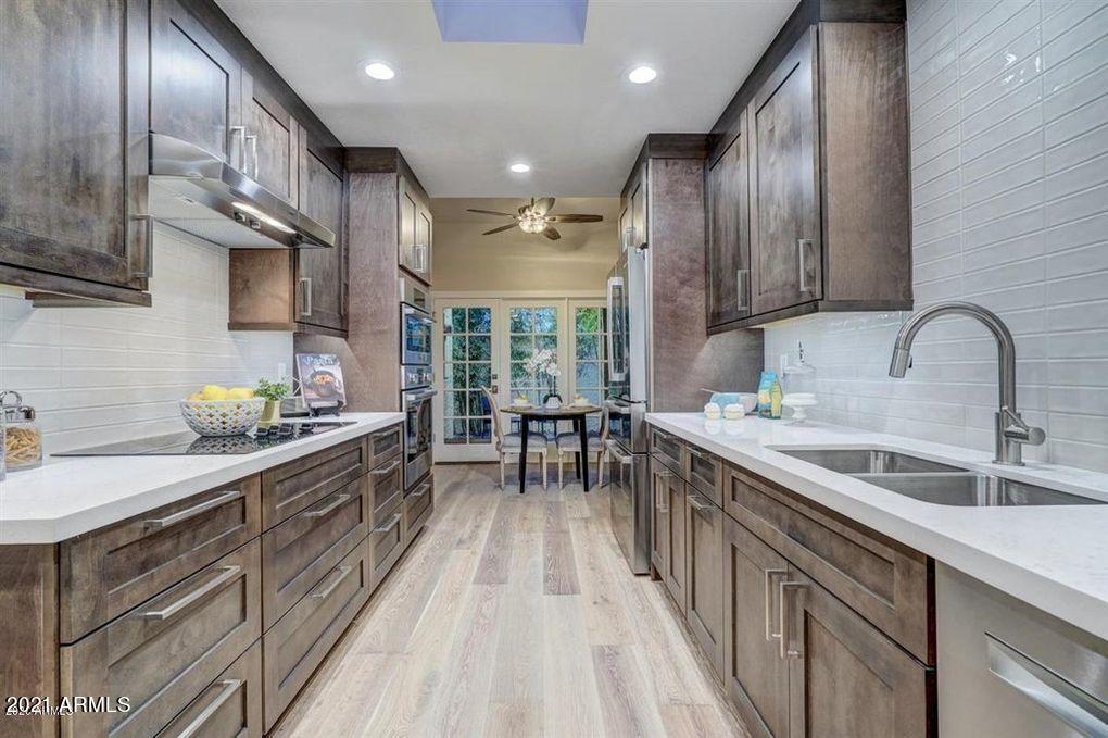 7331 East Valley View Road Scottsdale, AZ 85250 - Photo 9 of 33 Kitchen from bar