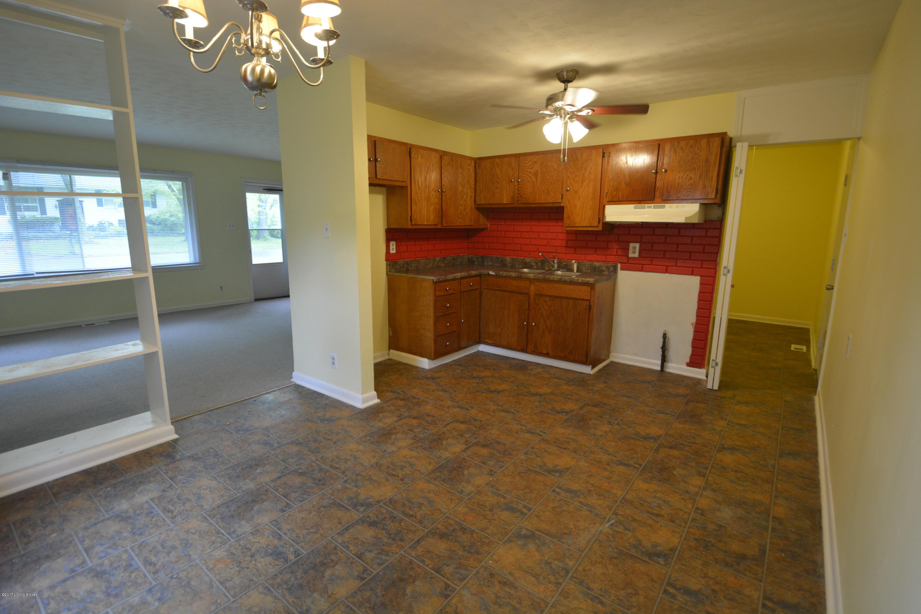 5312 Robinwood Road Louisville, KY 40218 - Photo 3 of 8 Eat in Kitchen