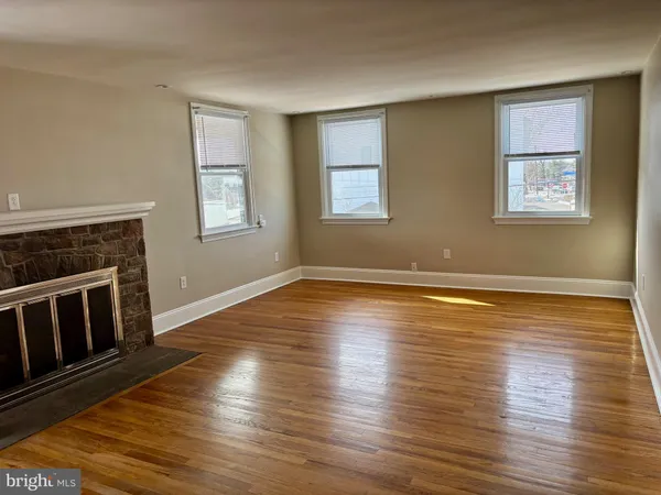 $2,250 | 659 North Main Street, Unit 3, Doylestown, PA 18901