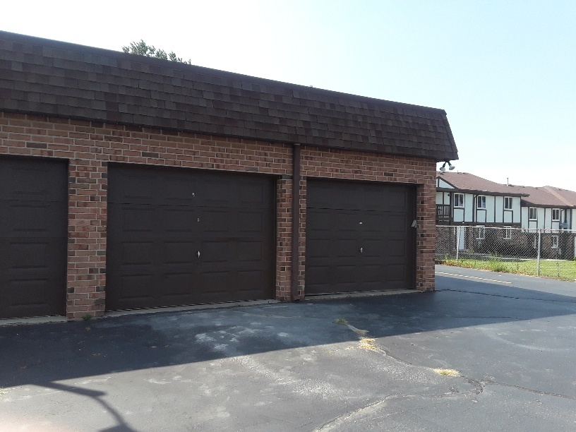 1019 Shagbark Road, Unit 1E New Lenox, IL 60451 - Photo 3 of 15 a front view of a house