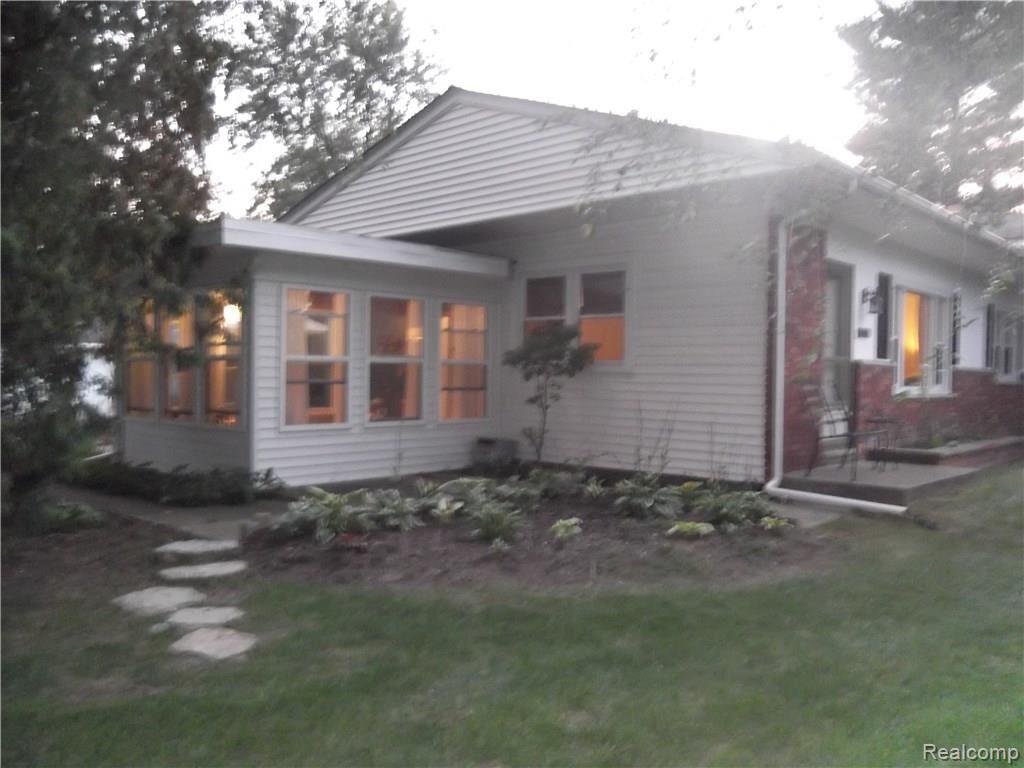 2079 Decker Road Walled Lake, MI 48390 - Photo 6 of 21