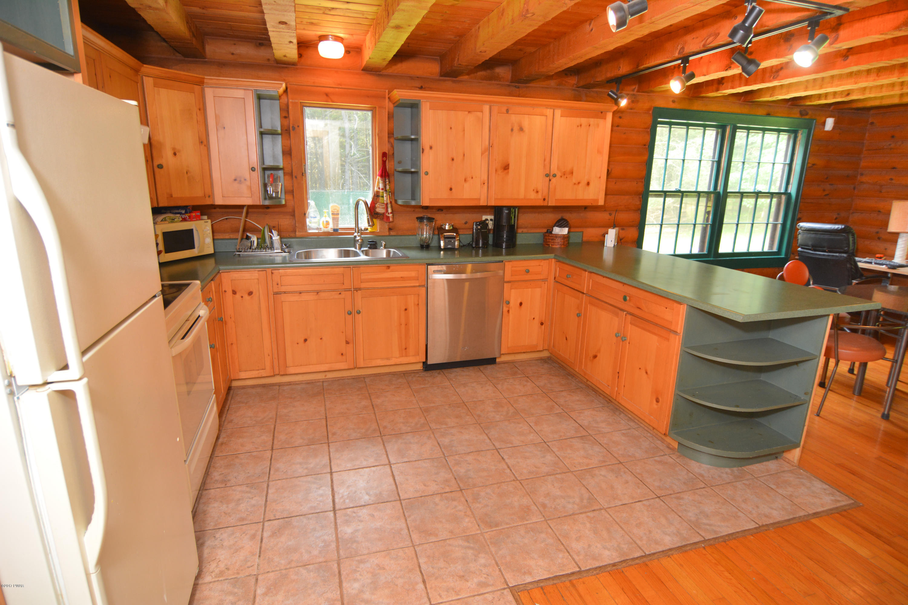113 Old Schoolhouse Road Milford, PA 18337 - Photo 9 of 24
