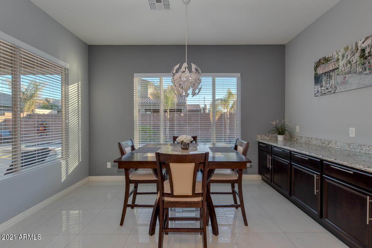 2237 East Saddlebrook Road Gilbert, AZ 85298 - Photo 14 of 49 Breakfast nook