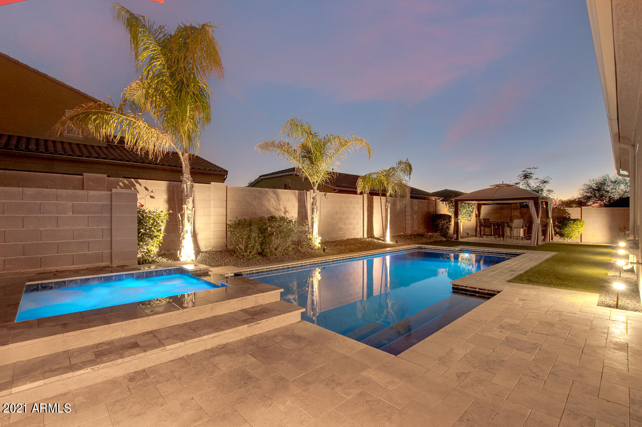 2237 East Saddlebrook Road Gilbert, AZ 85298 - Photo 2 of 49 Saltwater pool/jacuzzi