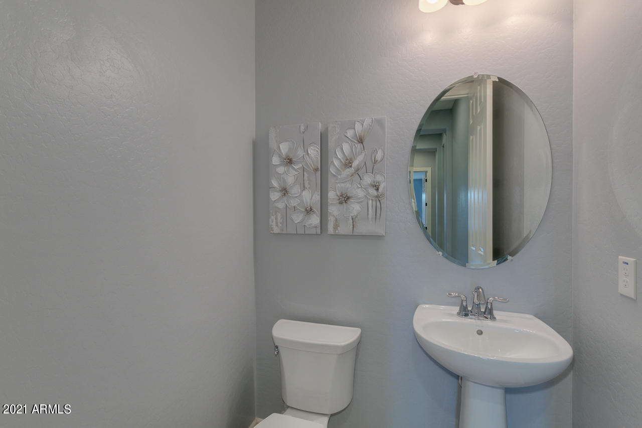 2237 East Saddlebrook Road Gilbert, AZ 85298 - Photo 27 of 49 1/2 bath