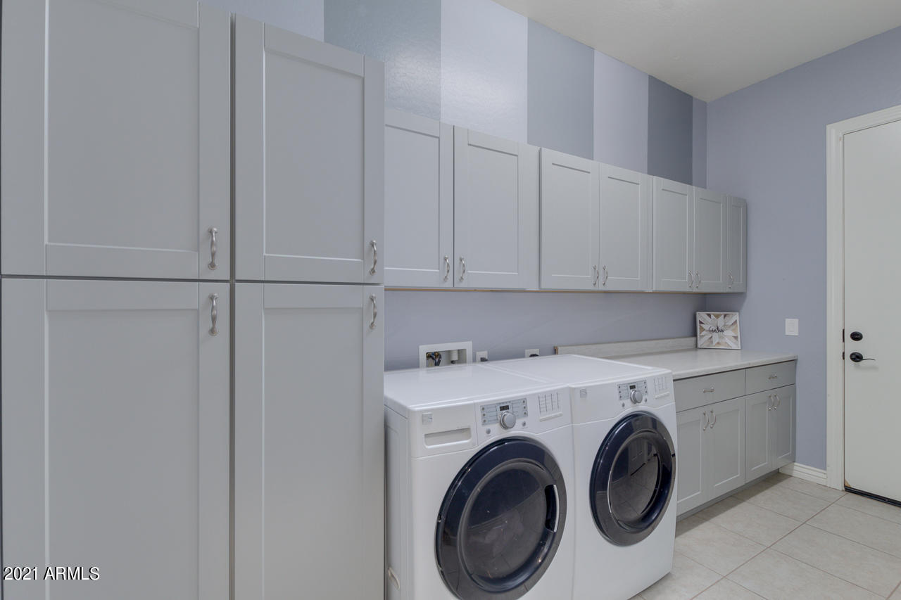 2237 East Saddlebrook Road Gilbert, AZ 85298 - Photo 28 of 49 Laundry room