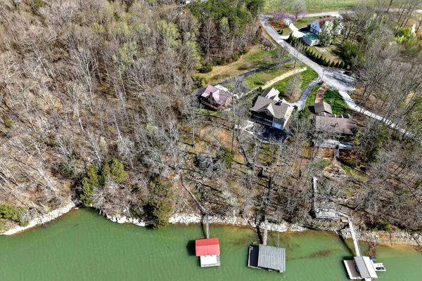 $819,000 | 142 Rayahs Way, Quebeck, TN 38579