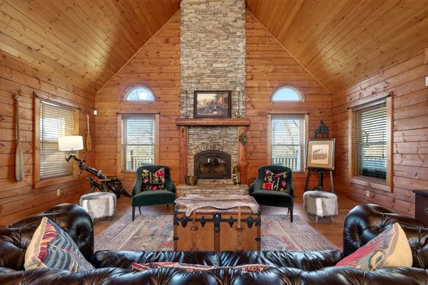 $819,000 | 142 Rayahs Way, Quebeck, TN 38579