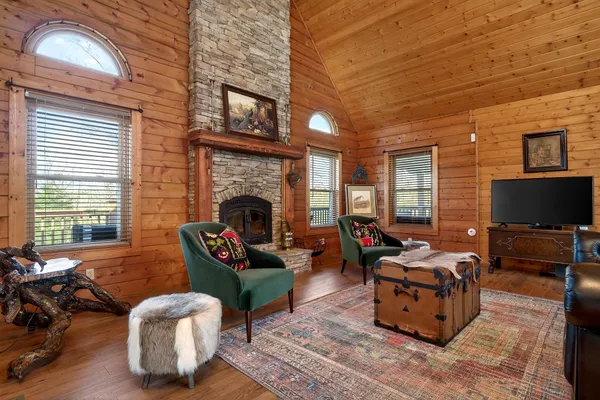$819,000 | 142 Rayahs Way, Quebeck, TN 38579