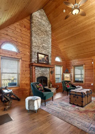 $819,000 | 142 Rayahs Way, Quebeck, TN 38579