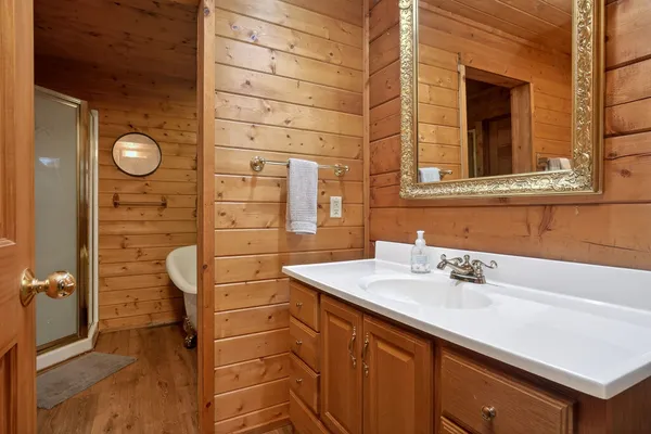 $819,000 | 142 Rayahs Way, Quebeck, TN 38579