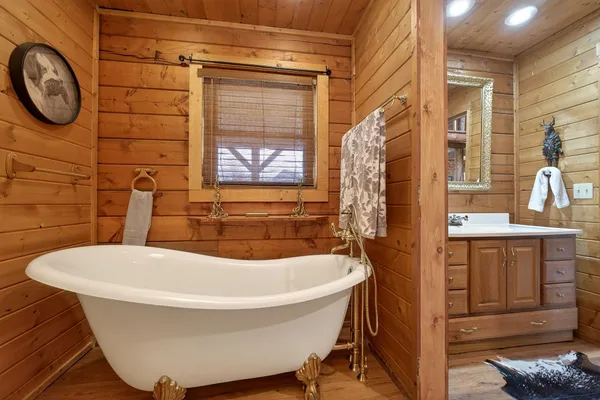 $819,000 | 142 Rayahs Way, Quebeck, TN 38579