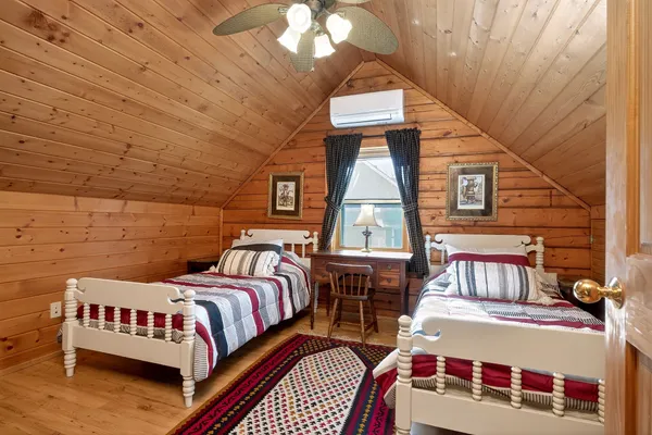 $819,000 | 142 Rayahs Way, Quebeck, TN 38579