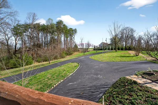 $819,000 | 142 Rayahs Way, Quebeck, TN 38579