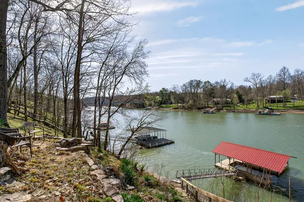 $819,000 | 142 Rayahs Way, Quebeck, TN 38579
