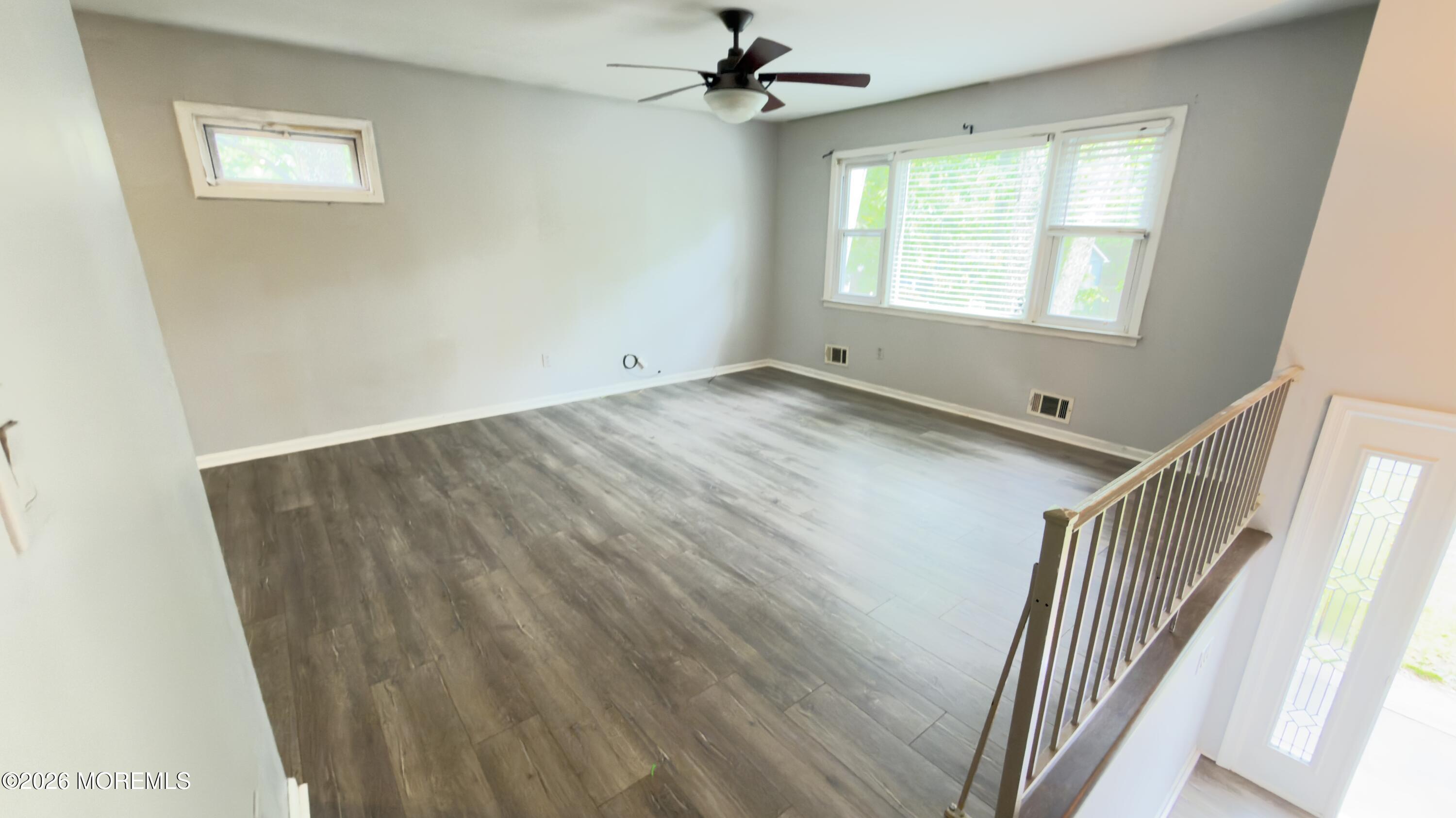 11 Maple Street Jackson, NJ 08527 - Photo 5 of 33 Living Room
