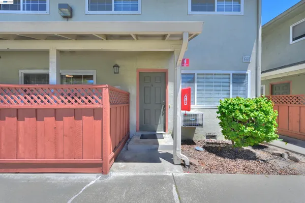 $489,000 | 660 Fargo Avenue, Unit 6, San Leandro, CA 94579