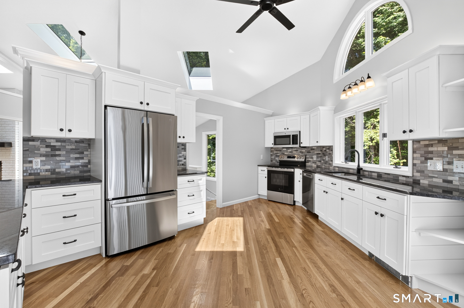 227 W Road Marlborough, CT 06447 - Photo 5 of 35