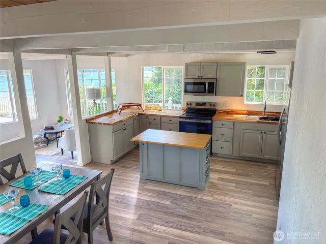 $499,950 | 81 East Panorama Way, Grapeview, WA 98546