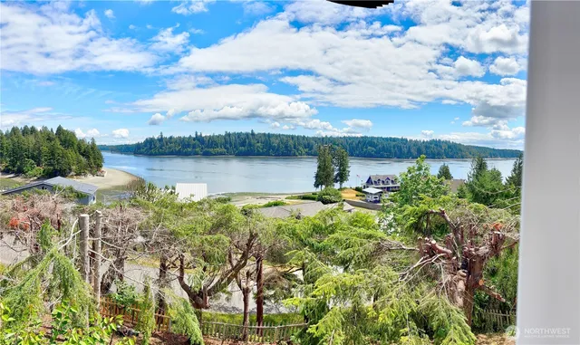 $499,950 | 81 East Panorama Way, Grapeview, WA 98546