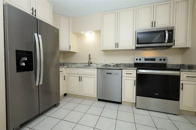 $252,900 | 411 West Gardenia Drive, Orange City, FL 32763