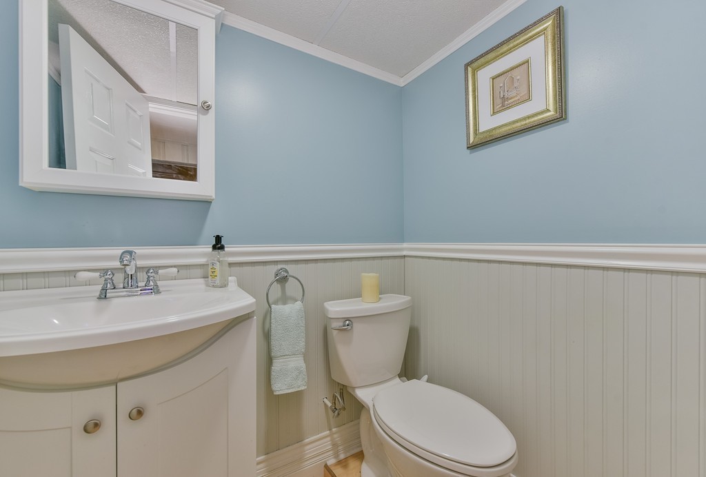 225 Lyman Road Milton, MA 02186 - Photo 12 of 15 Gallery Image 12