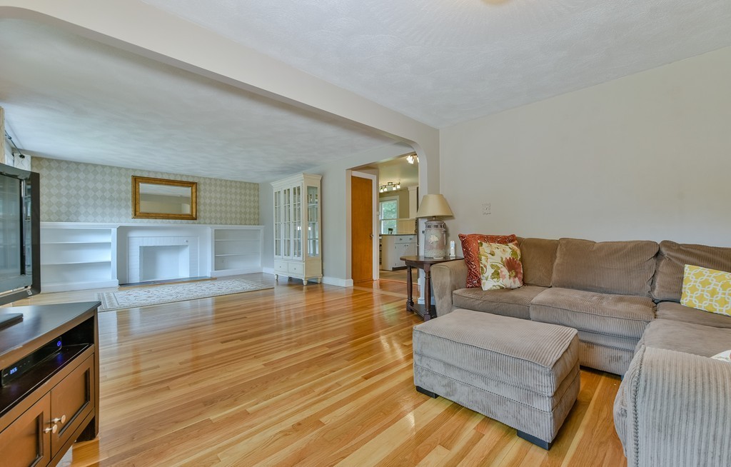 225 Lyman Road Milton, MA 02186 - Photo 4 of 15 Gallery Image 4