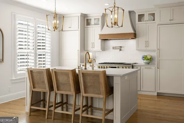 $975,000 | 4542 Montclair Circle, Gainesville, GA 30506