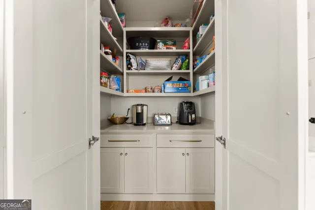 $975,000 | 4542 Montclair Circle, Gainesville, GA 30506