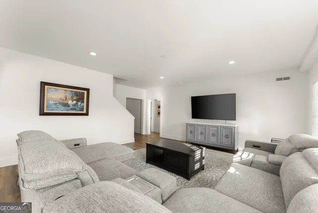 $975,000 | 4542 Montclair Circle, Gainesville, GA 30506