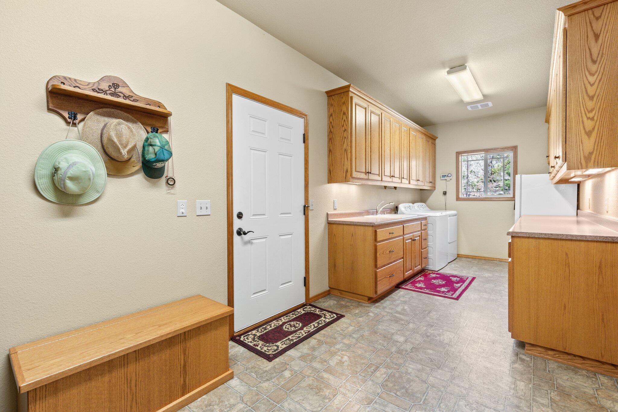 6250 West Side Road Cave Junction, OR 97523 - Photo 24 of 43 23-web-or-mls-IMGL5508