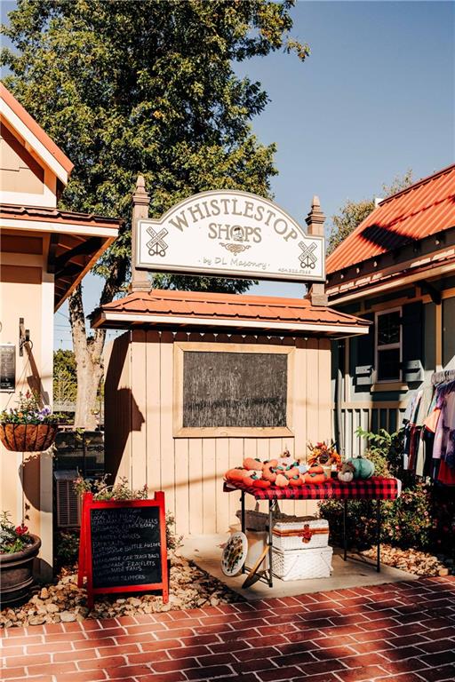 210 Wingate Drive Winder, GA 30680 - Photo 19 of 40 a view of a chairs and tables in the patio