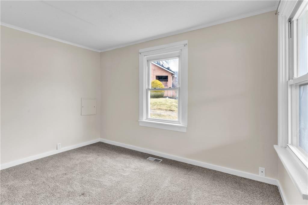 1665 Mercer Road Ellwood City, PA 16117 - Photo 15 of 36