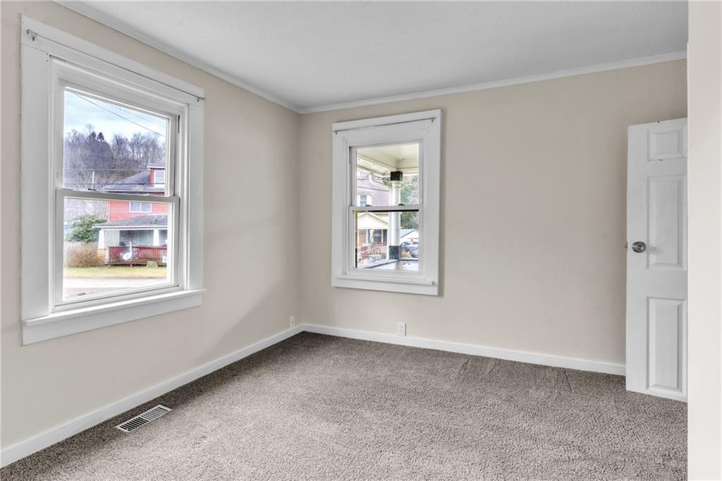 1665 Mercer Road Ellwood City, PA 16117 - Photo 16 of 36