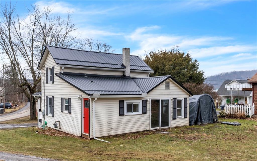 1665 Mercer Road Ellwood City, PA 16117 - Photo 27 of 36