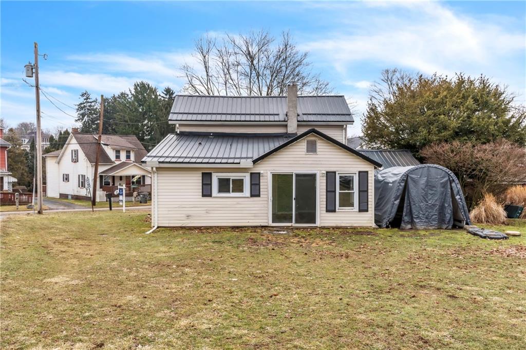 1665 Mercer Road Ellwood City, PA 16117 - Photo 28 of 36