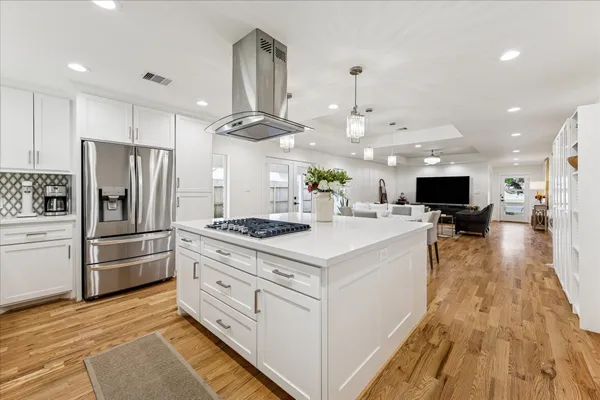 $460,000 | 6003 West 43rd Street, Houston, TX 77092