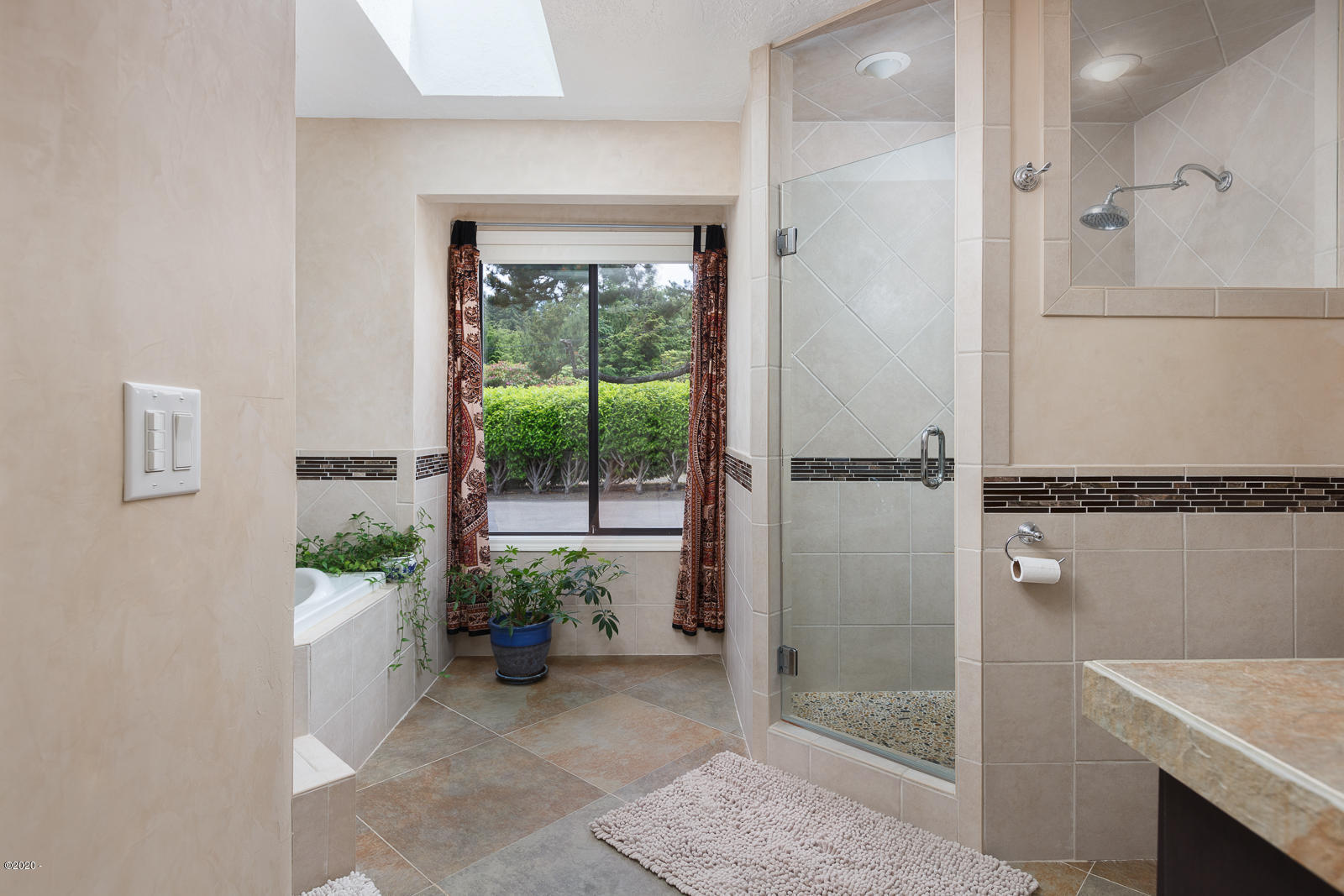 5277 Northwest Logan Road Lincoln City, OR 97367 - Photo 16 of 19 Master Bath