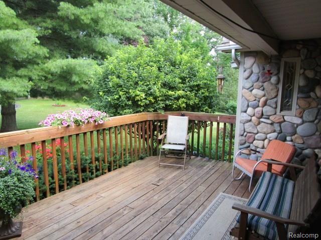 10382 Horton Road Goodrich, MI 48438 - Photo 4 of 72 Front porch/deck